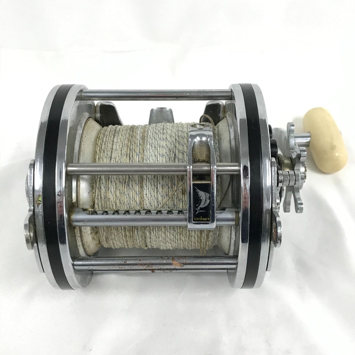 DAIWA ダイワ 両軸リール シーライン800 キズ・サビ有 - メルカリ