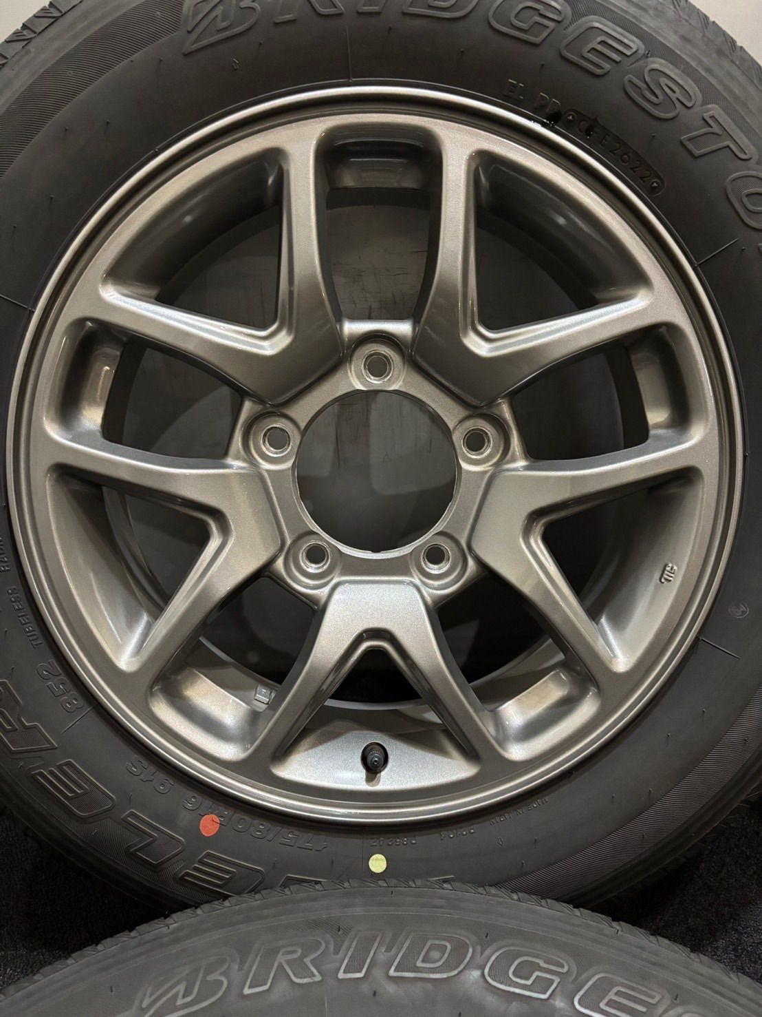 山口)スズキ ジムニー新車外し ブリヂストン DUELER H/L 175/80R16 中古 4本 【送料別途】 ▲C231013N03 KK13C　FCY 新車外し！24年☆スズキ JB64W ジムニー 純正 175/80R16 ブリヂストン