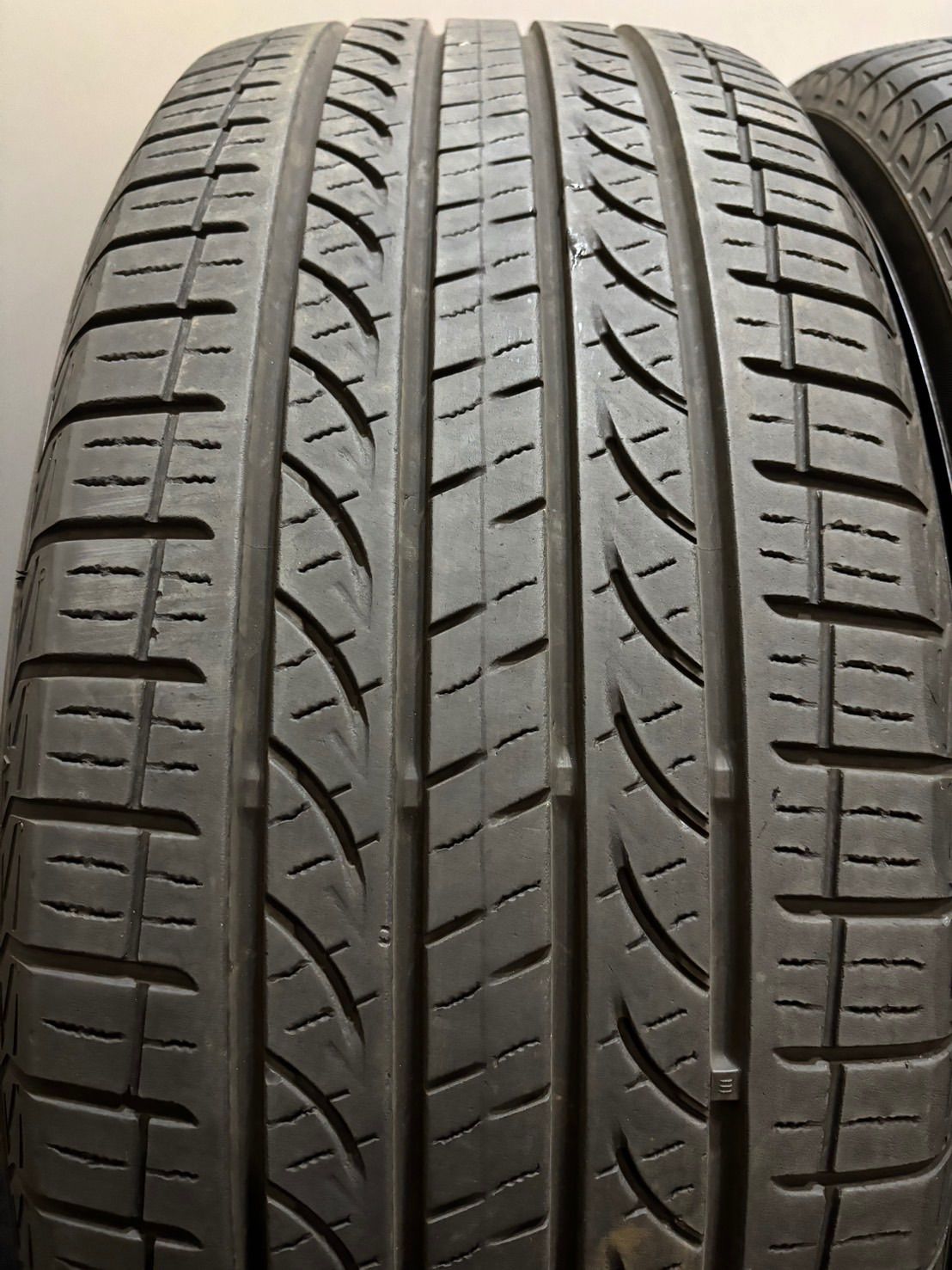 【YOKOHAMA AVID GT 235/55R19】夏タイヤ【COBRA INTERCEPTOR 04 19インチ 8.5J5HPCD114.3+35】22年製 ハリアー RX RAV4等　(VTJ694) Yokohama Avid GT All Season 235/55R19 101V Passenger Tire