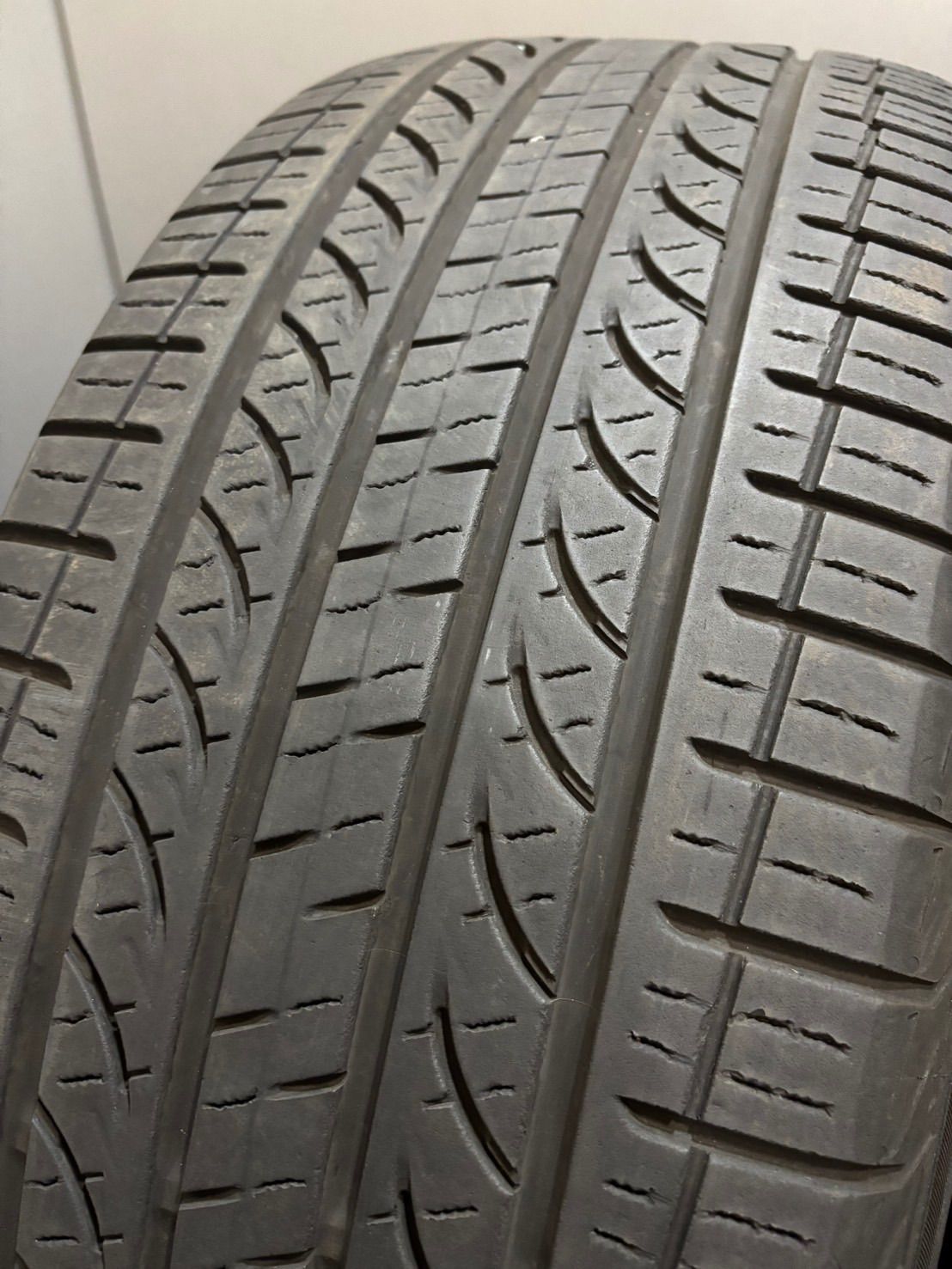 ☆235/55R19 YOKOHAMA/AVID GT 19年製 夏タイヤ サマータイヤ 4本