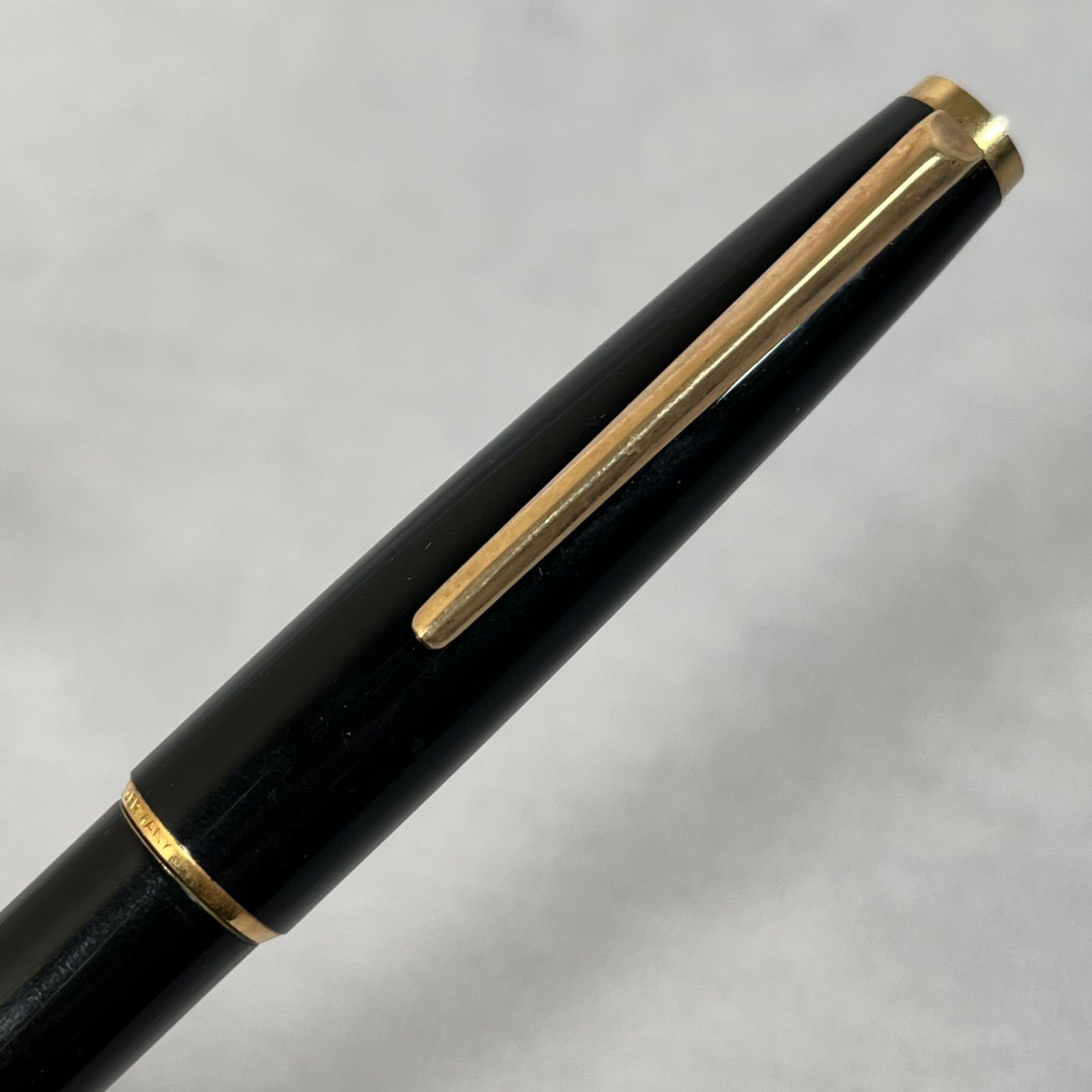 管2603-258】MONTBLANC モンブラン 万年筆 ブラック ゴールドカラー