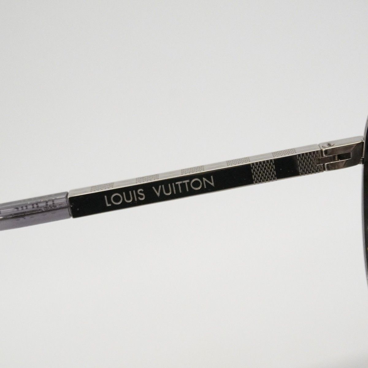 LOUIS VUITTON サングラス アティテュード パイロット 