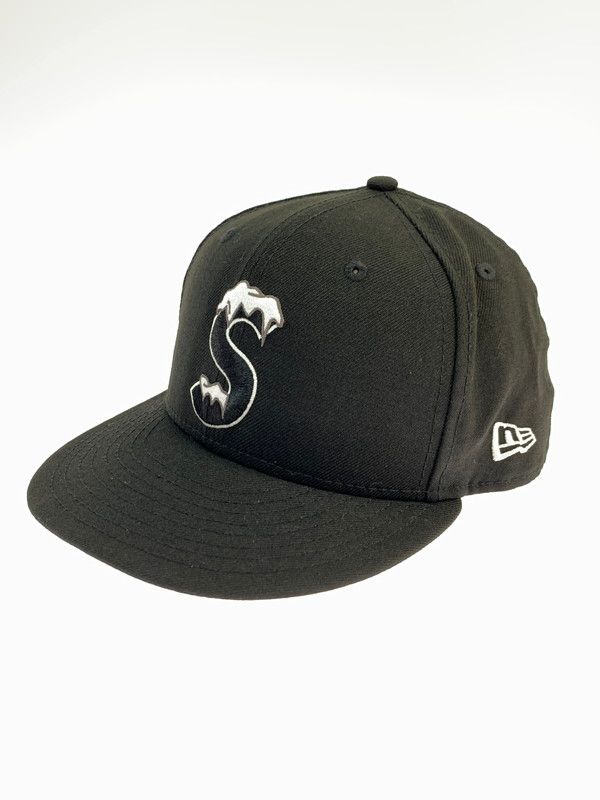 シュプリームSロゴ　ニューエラキャップ Supreme（シュプリーム） 22AW ×NEW ERA S Logo Cap ニューエラ Sロゴ