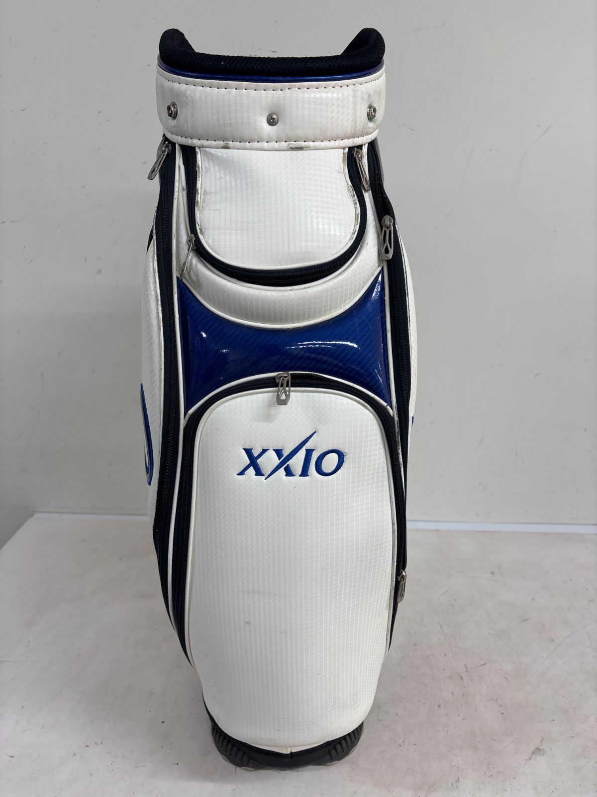 送料無料 XXIO ゼクシオ キャディバッグ ゴルフバッグ ホワイト