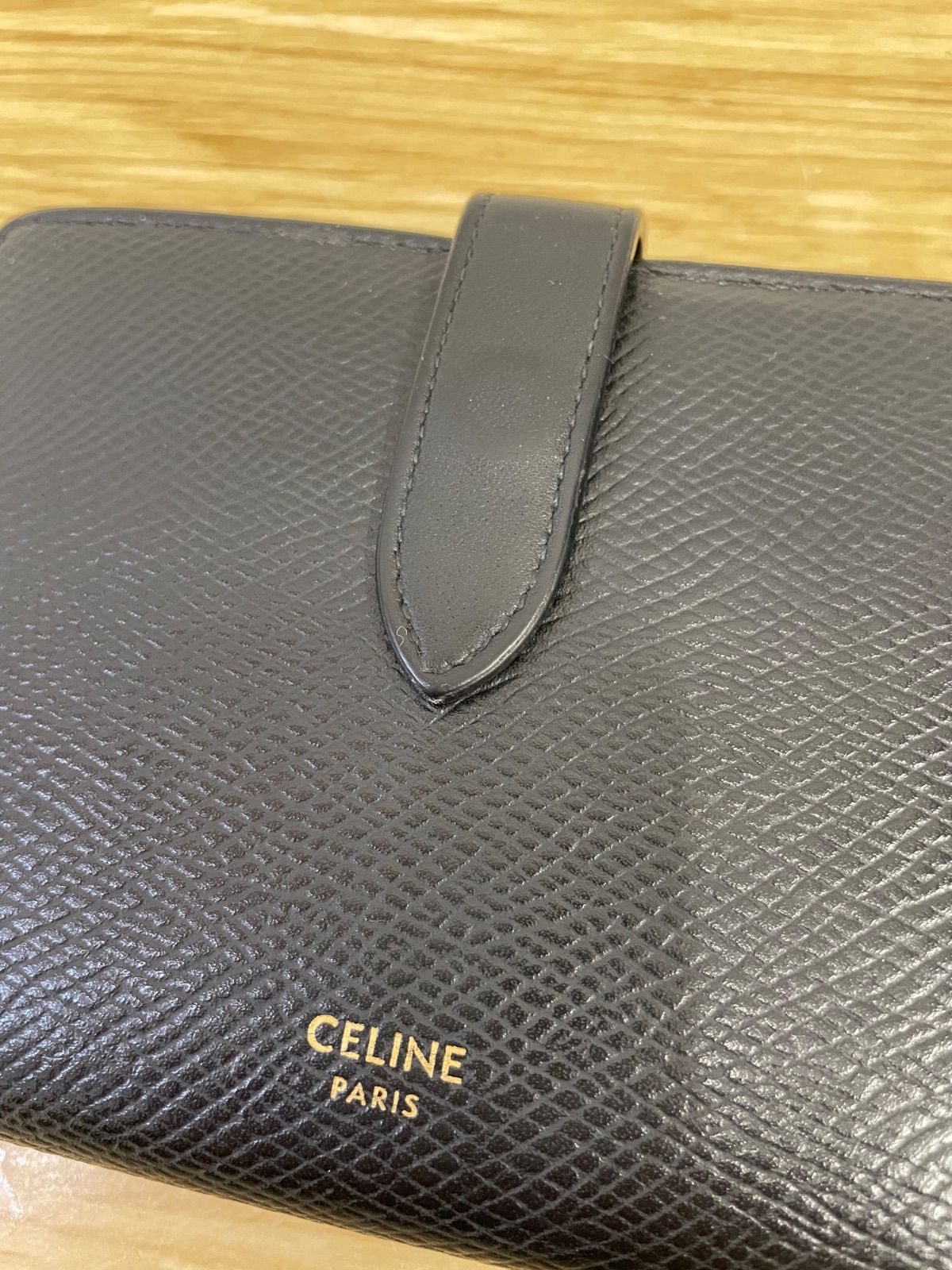 □セリーヌ CELINE ミディアム ストラップ ウォレット 二つ折り財布
