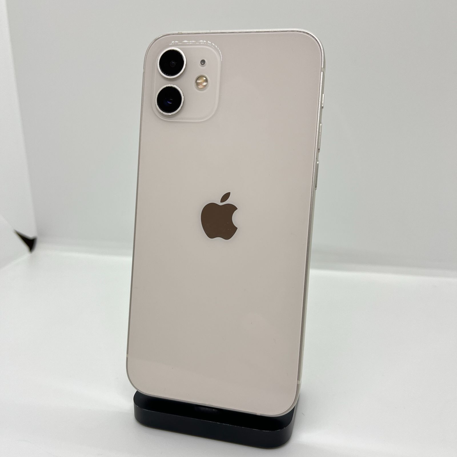 iPhone12 64GB ホワイト バッテリー100％ SIM解除済 - メルカリ