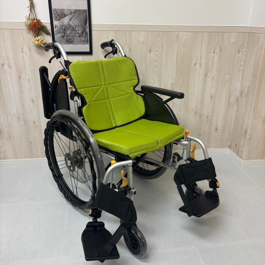 車イス（美品） 楽天市場】車椅子 【お届け先が法人様 の方限定】 ネクストコアII
