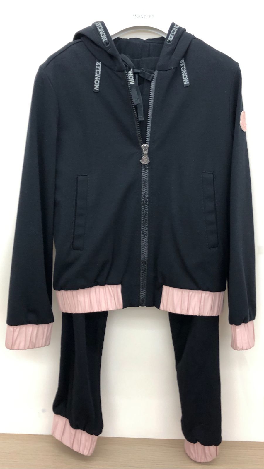 【中古・現状品】MONCLER　モンクレール　ピンクフリルセットアップ　サイズ140ｃｍ　ハンガー付　CL-38