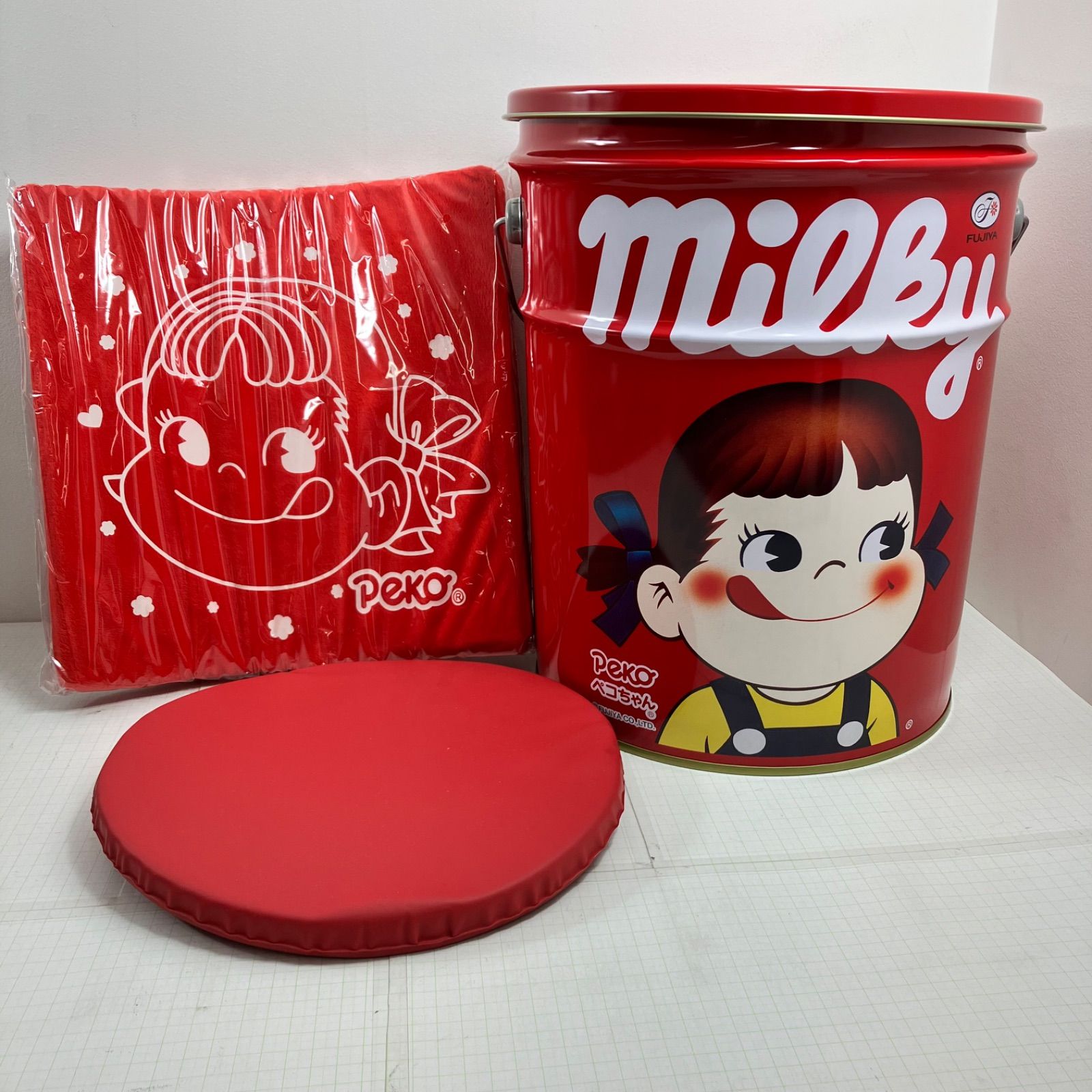 瀬戸店】ペコちゃん ジャンボバケツ缶 ミルキー 不二家【722-5618