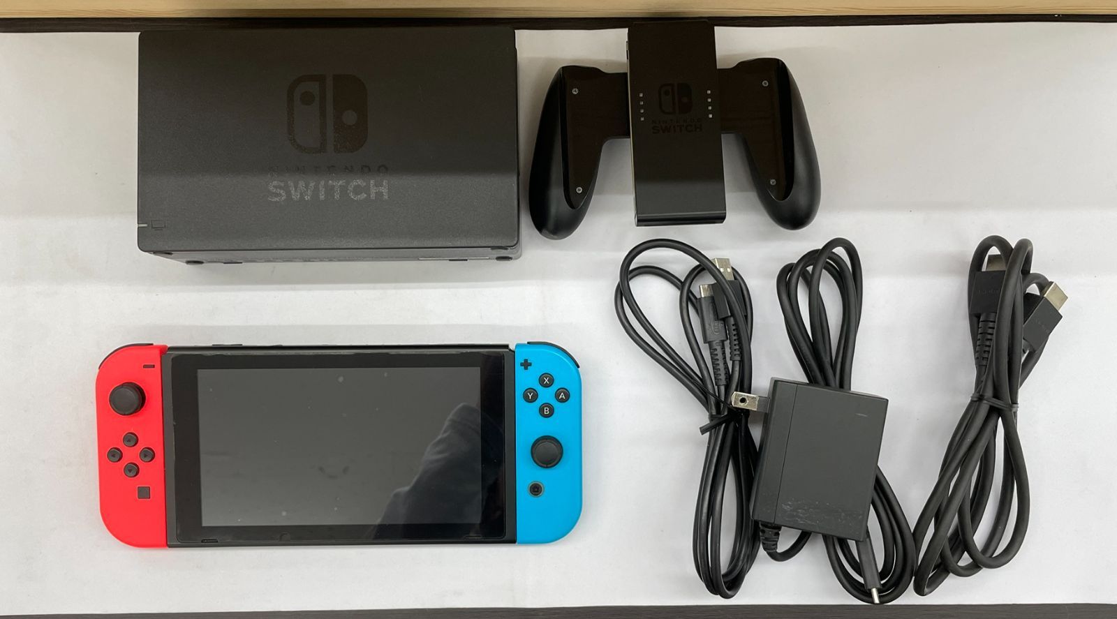 Nintendo Switch 初期モデル　中古品 任天堂（Nintendo） Switch 旧型 本体 ニンテンドースイッチ Joy-Con