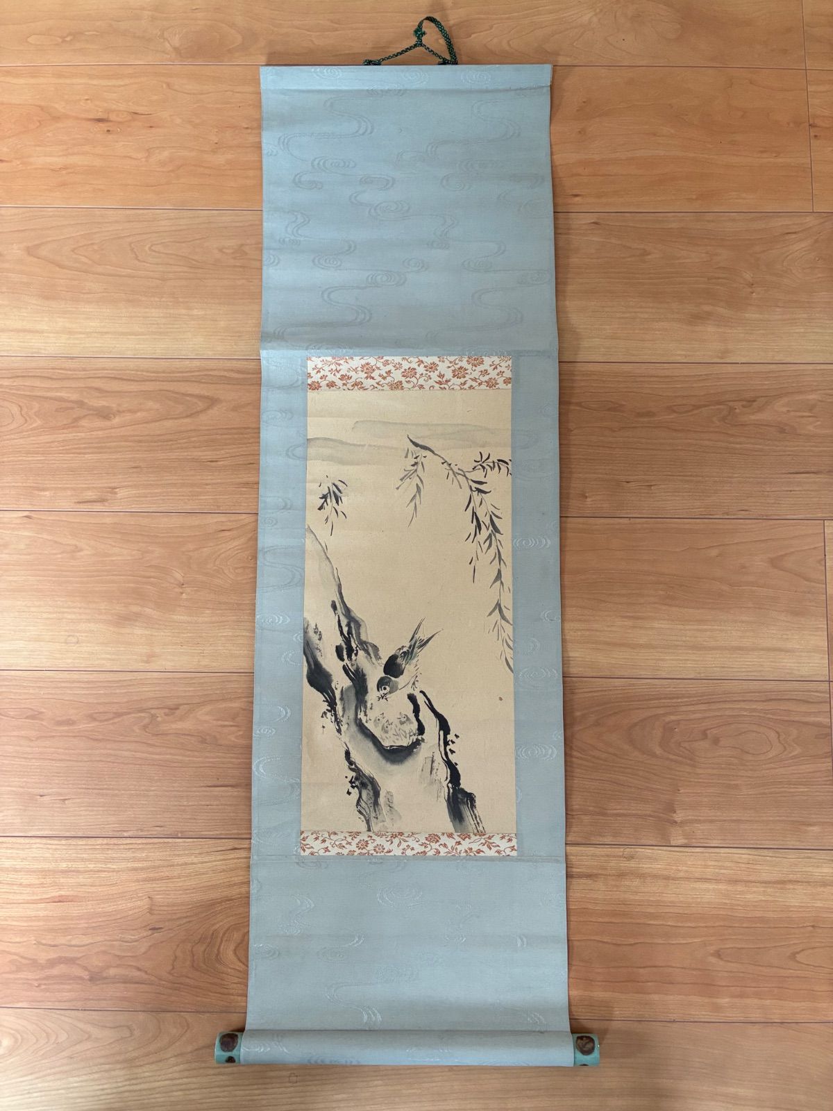 掛け軸　つばめ　燕　柳　法眼如川筆　骨董品　古美術　レトロ　美術品 古美術 掛軸 水墨画 柳に燕 柳燕図 茶道具 茶室 掛物 日本画