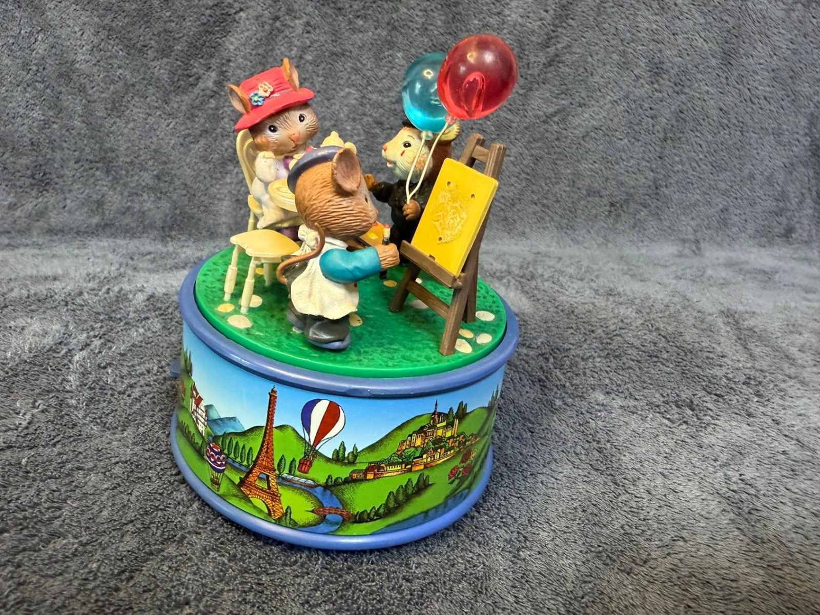希少　ENESCO　ネズミの画家　エッフェル塔　パリ　オルゴール ☆【訳あり】ENESCO パリの絵描き Lustre Fame Musical I LOVE PARIS