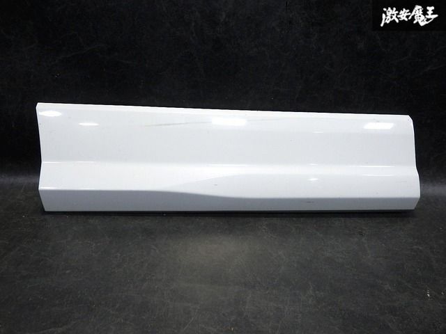 【破損なし！即発送】アウディ アウディ純正 Q2 81A リアドア サイドパネル モール ガーニッシュ 右 右側 81A 853 970