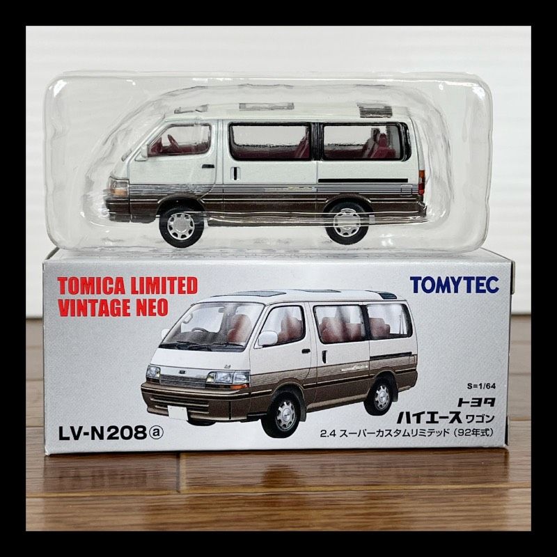 トミカリミテッドヴィンテージ ネオ 1/64 LV-N208a トヨタ ハイエース