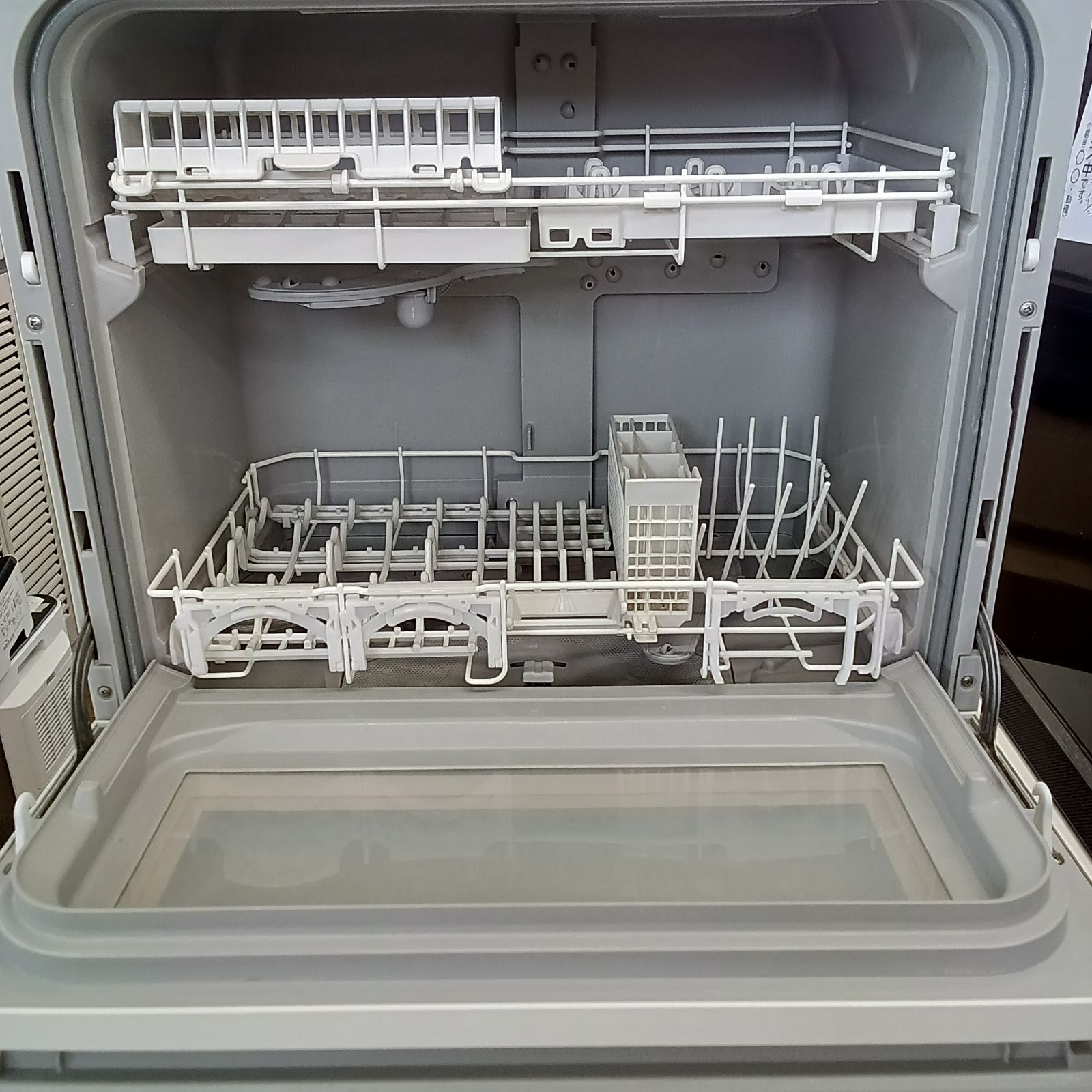 ☆リユースのサカイつくば店☆ Panasonic 食器洗い乾燥機 NP-TH4-C