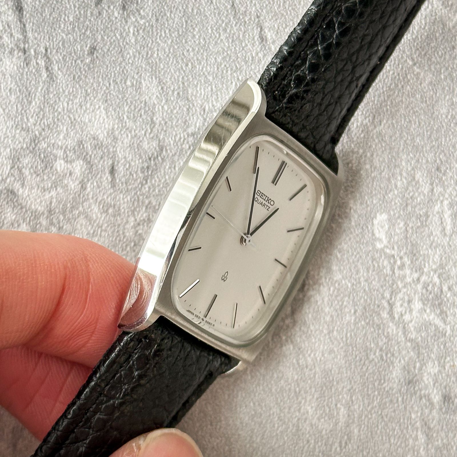 SEIKO ヴィンテージ スクエア クォーツ 白文字盤 メンズ レディース