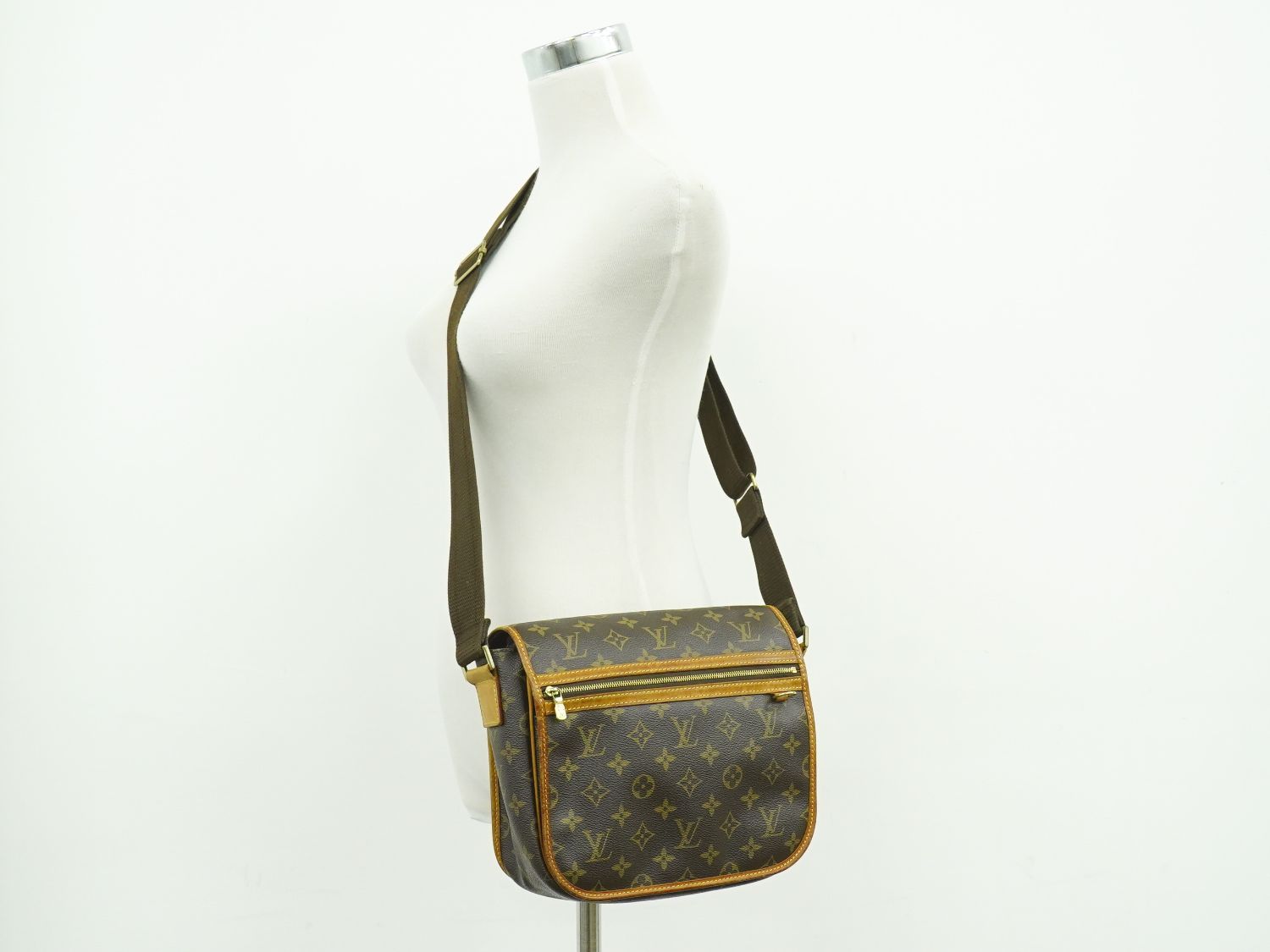 本物 ルイヴィトン LOUIS VUITTON LV メッセンジャー ボスフォール PM モノグラム ショルダーバッグ ポシェット ブラウン M40106 ビトン バッグ 中古 LOUIS VUITTON - 本物 ルイヴィトン LOUIS VUITTON LV メッセンジャー