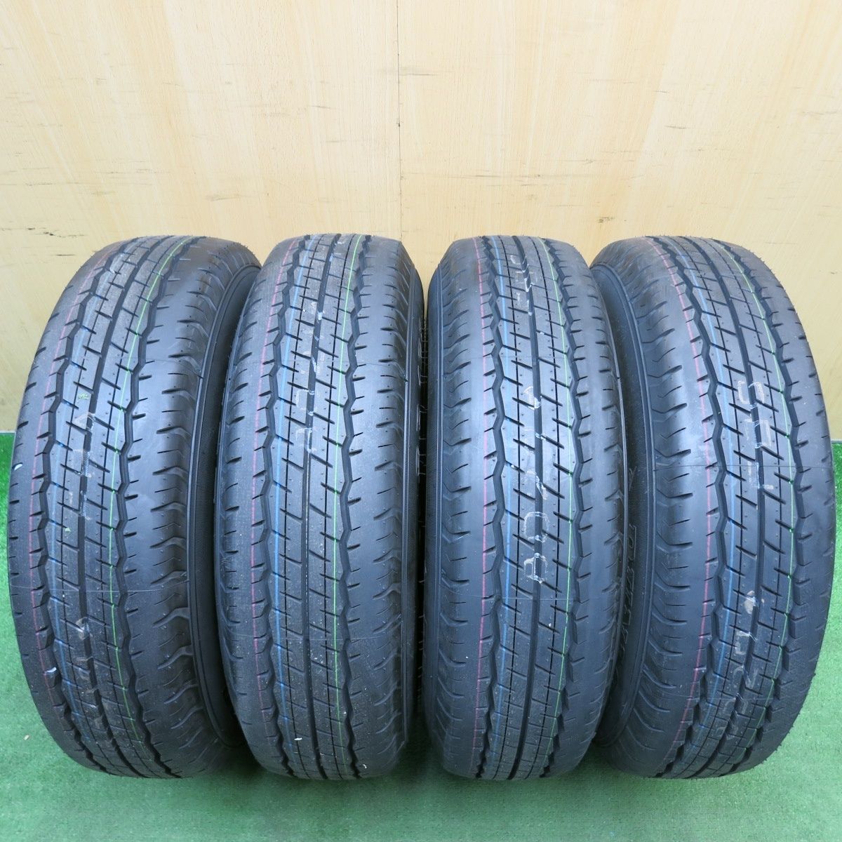 新車外し！23年☆トヨタ 200系 ハイエース 純正 スチール 195/80R15 