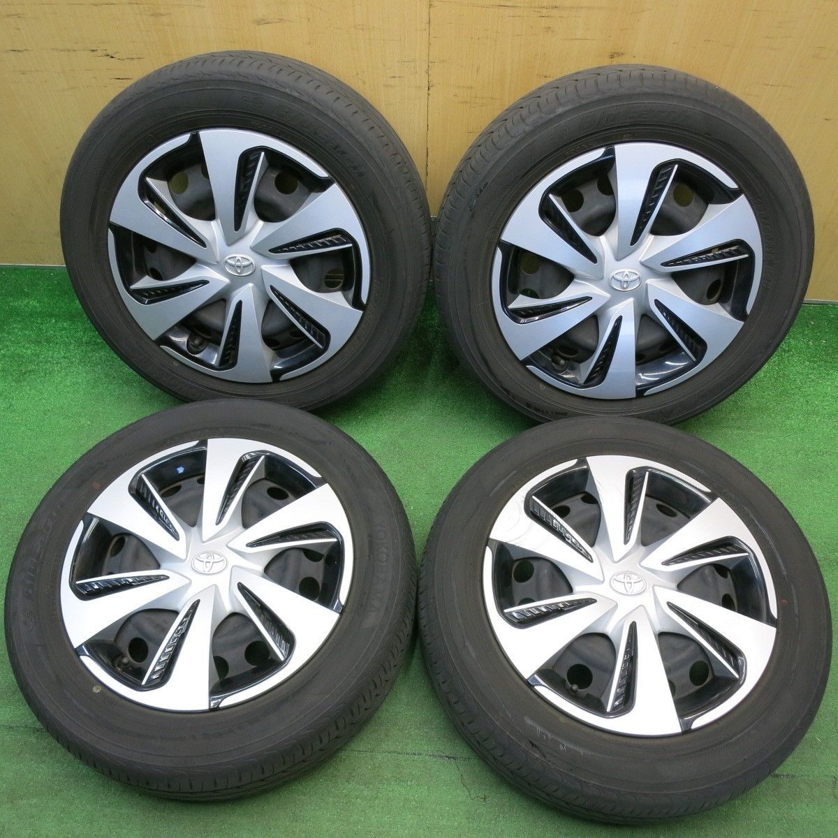 キレイ！23年☆トヨタ 170系 シエンタ 純正 スチール 185/60R15 
