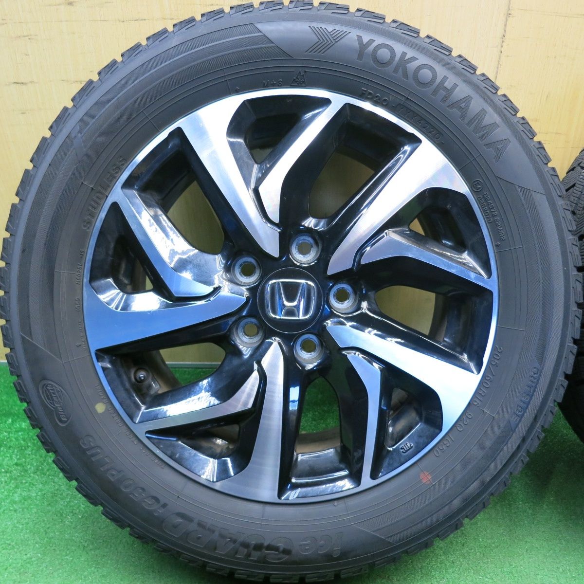 バリ溝！9分☆ホンダ ステップワゴン スパーダ 純正 205/60R16