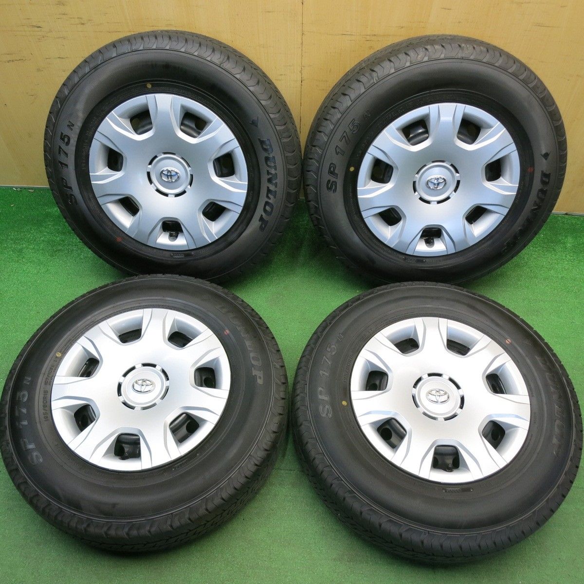 新車外し！25年☆トヨタ 200系 ハイエース 純正 スチール 195/80R15 