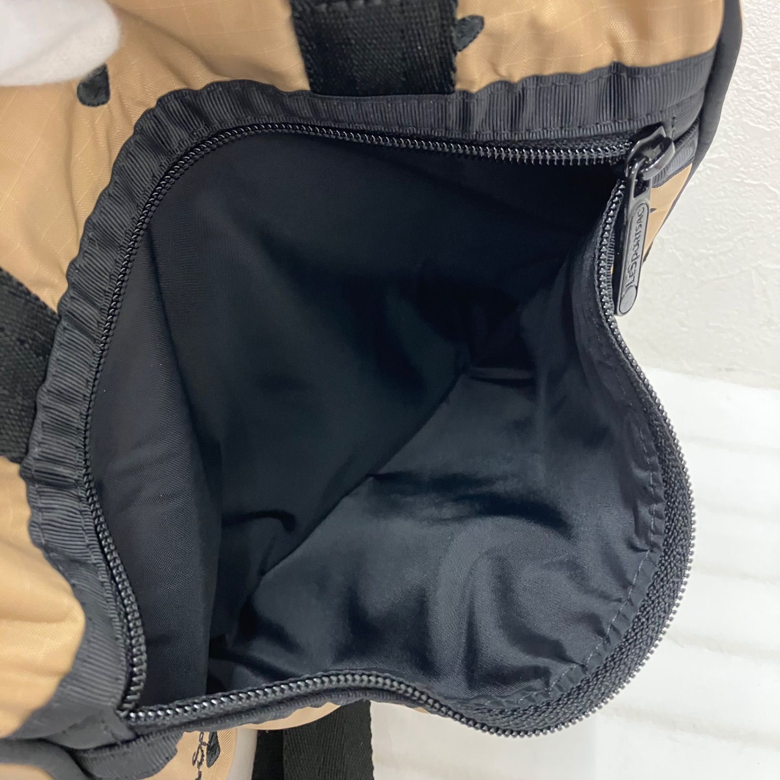2212 LeSportsac レスポートサック モカブラックハートエンブロイ