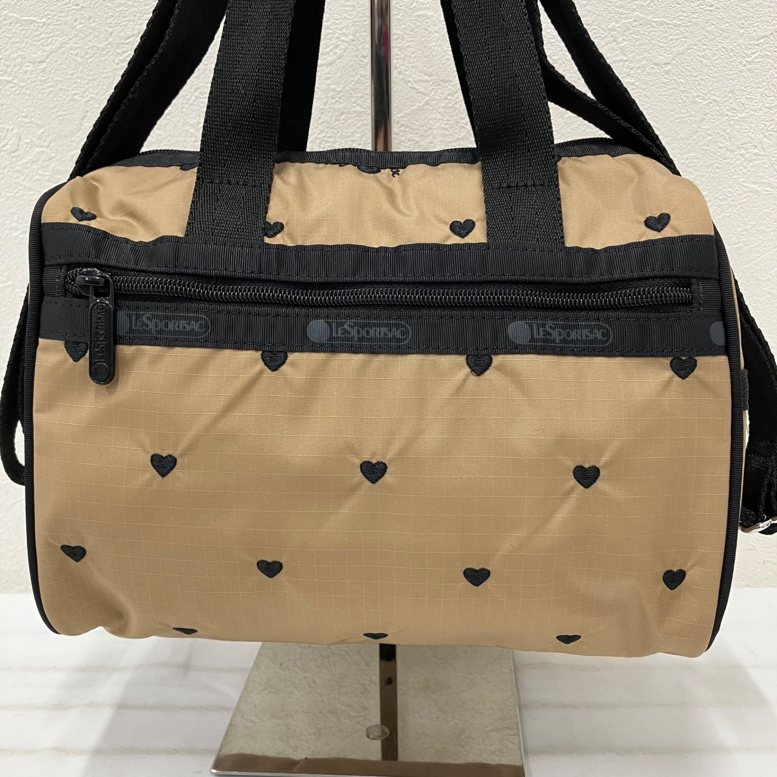 2212 LeSportsac レスポートサック モカブラックハートエンブロイ 