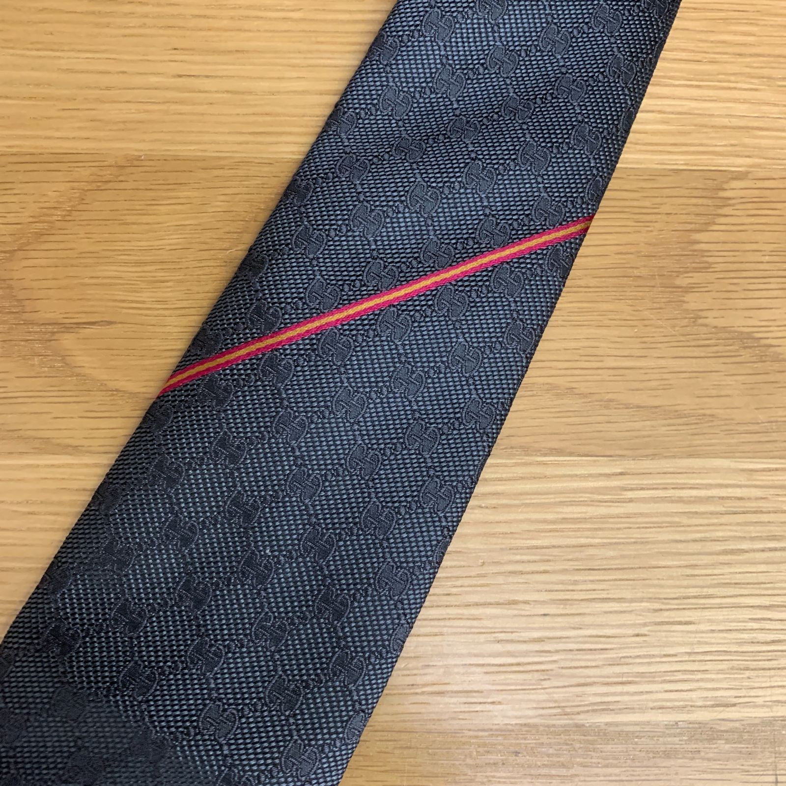 極美品 GUCCI グッチ ネクタイ GGパターン ビー（蜂） シルクジャ