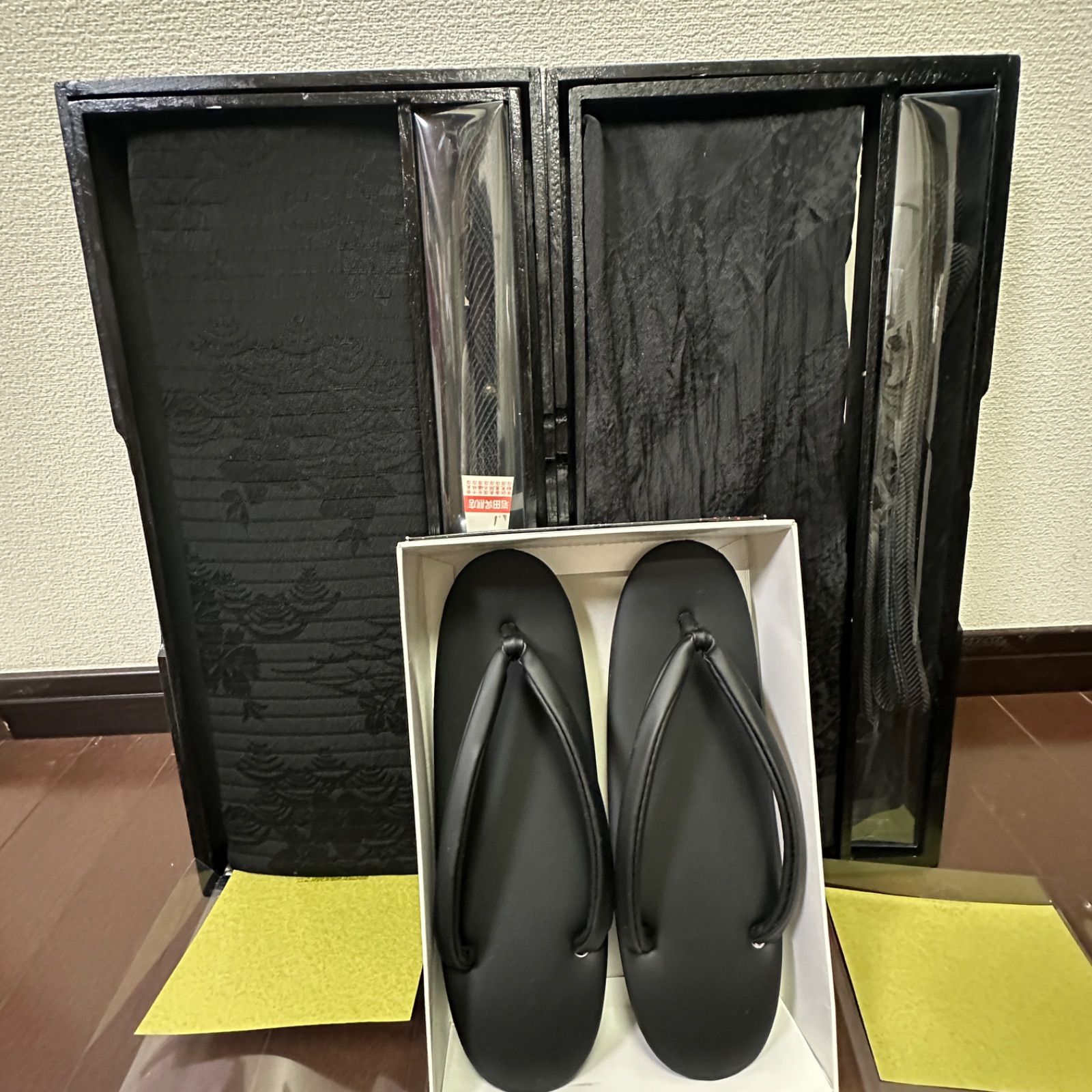 正絹です、新品です。喪服、草履、帯、帯締め、帯上げ　　　長襦袢 着物 夏 冬 喪服セット(正絹) 名古屋帯 長襦袢 草履 帯締め 帯揚げ付き