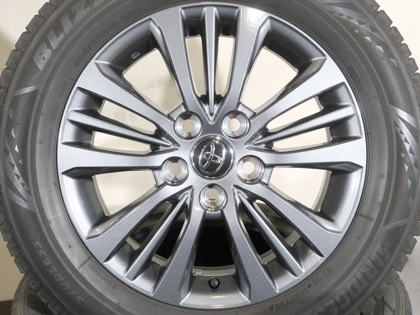 トヨタ 90系 ブリジストン BLIZZAK ノア 純正 スタッドレスタイヤ 4本セット 205/60R16 BRIDGESTONE（ブリヂストン） トヨタ 90系 ノア ヴォクシー/日産