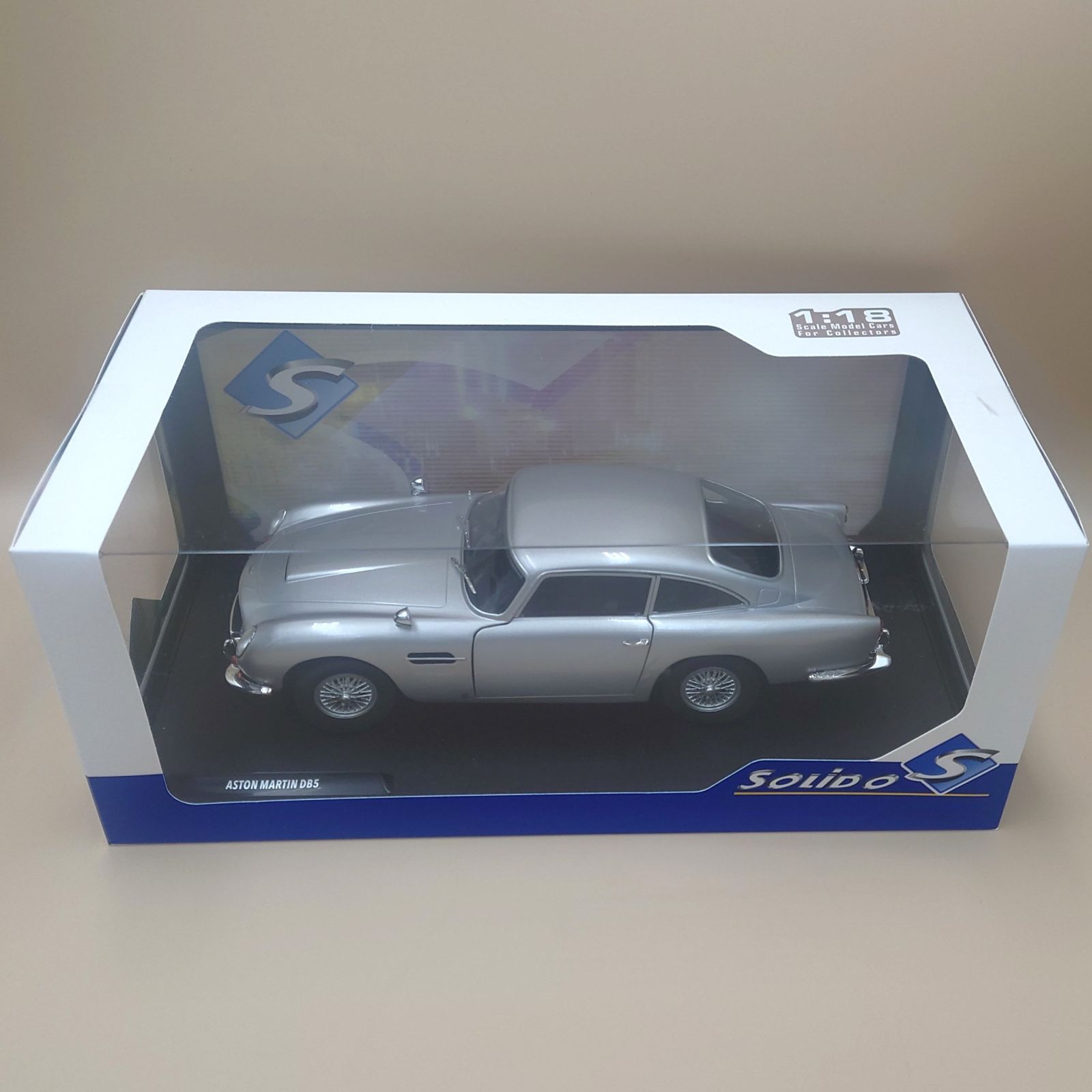 1/18 アストンマーティン DB5 1964 シルバー ソリド製ダイキャスト製 1/18 アストンマーティン DB5 1964 シルバー ソリド製ダイキャスト製