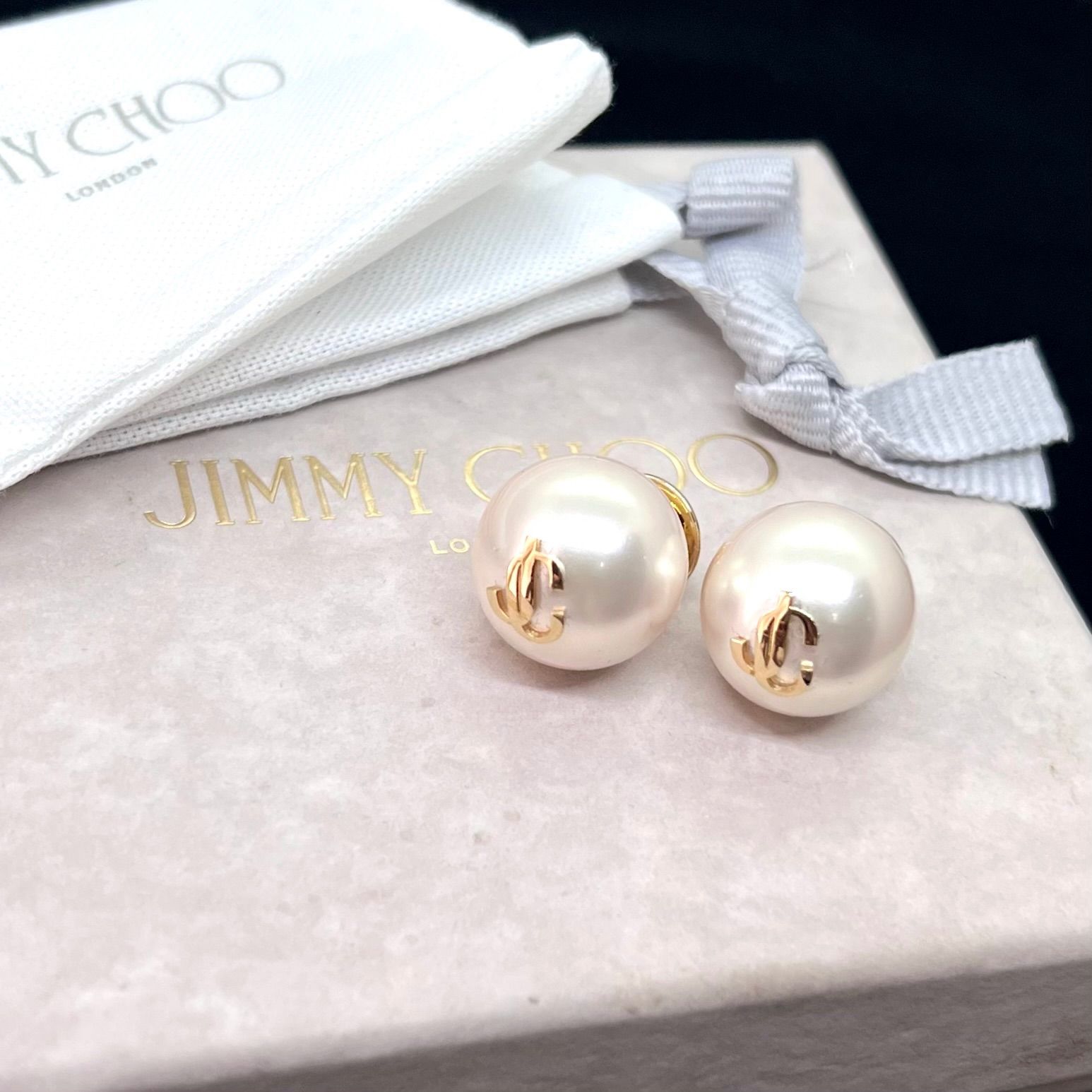 美品★ JIMMY CHOO ジミーチュウ ピアス JC パール ロゴ スタッズ 大ぶり 箱 保存袋