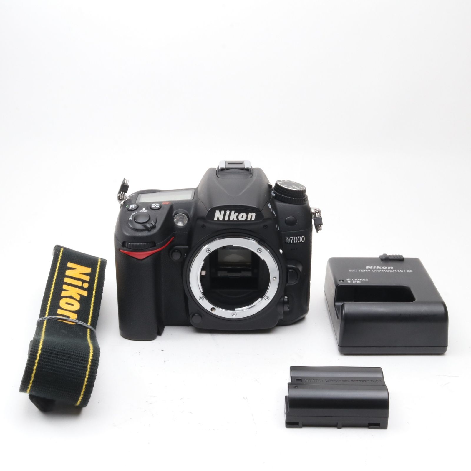 シャッター回数：13500回】Nikon D7000 ボディー デジタル一眼レフ