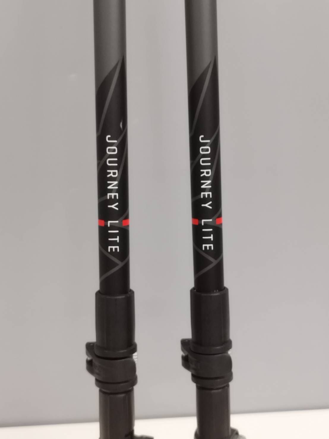 【未使用に近い】LEKI レキ ジャーニーライト/トレッキングポール/220レッド 未使用に近い】LEKI レキ ジャーニーライト/トレッキングポール/220