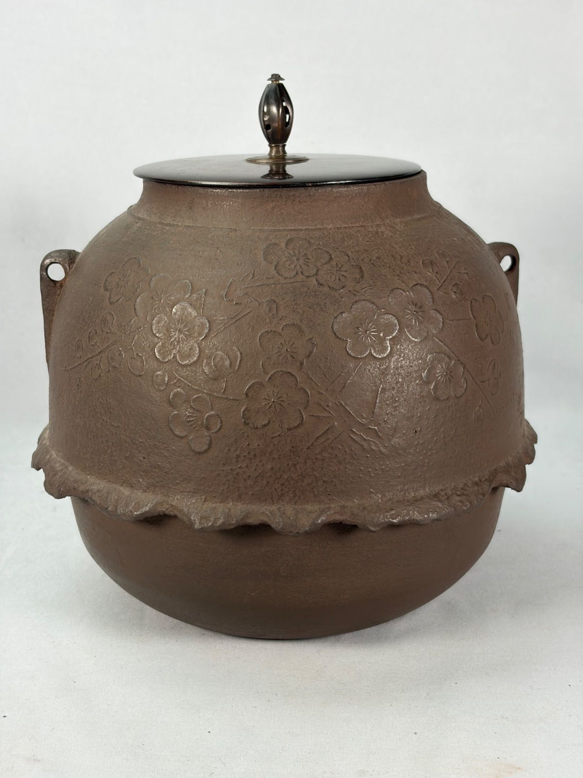 茶道具】釜師畠春斎造 模東京帝室博物館蔵 松梅真形釜 茶釜 釜428