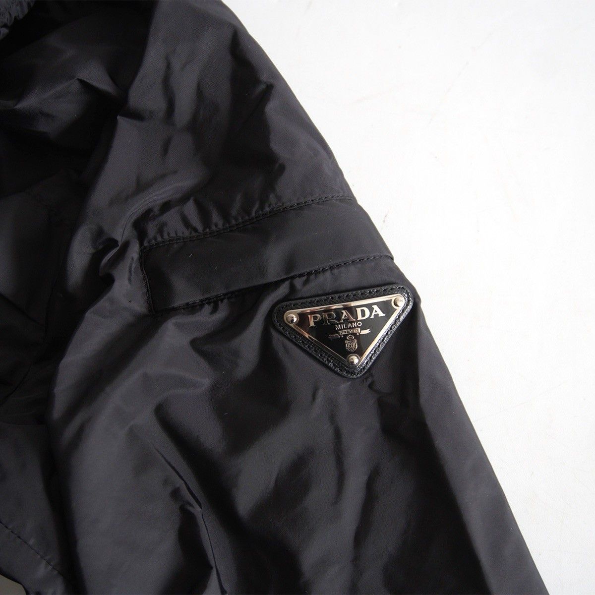 【最高級】 PRADA 【ナイロン ジップアップ ジャケット SGA466】50 プラダ ブラック 26040445 最高級】 PRADA 【ナイロン ジップアップ ジャケット SGA466】50
