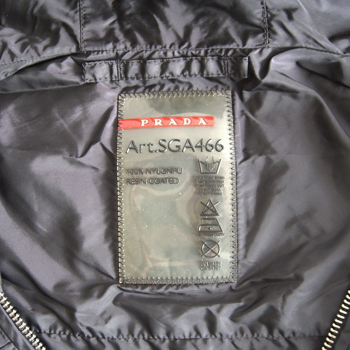 最高級】 PRADA 【ナイロン ジップアップ ジャケット SGA466】50