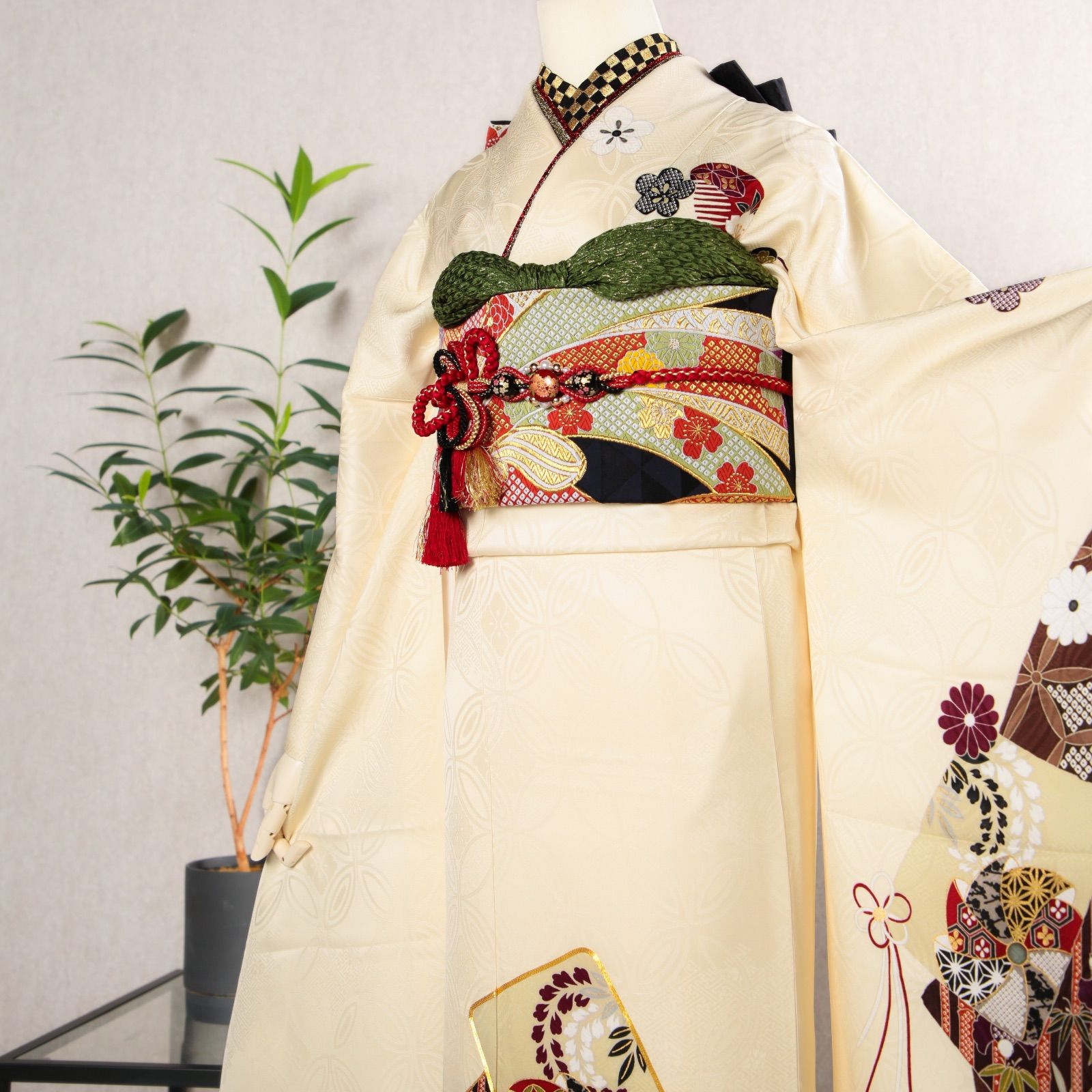 振袖フルセット 振袖セット 振袖 L〜LLサイズ 中古 アイボリー×古典 モダン クラシック レトロ 美品 成人式 着物 晴れ着 6点セット FN-580 振袖フルセット 振袖セット 振袖 L〜LLサイズ 中古 アイボリー×古典