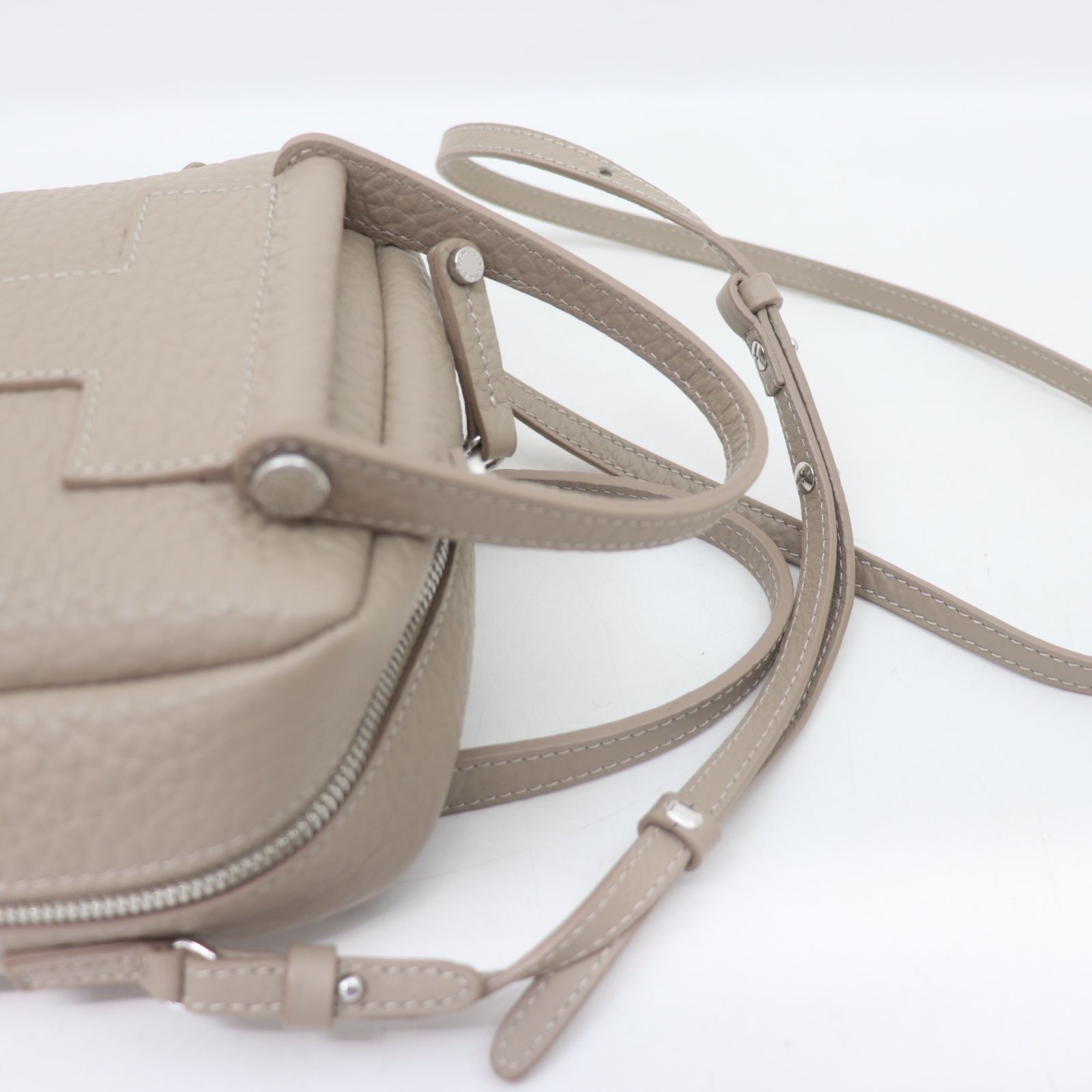ITS8OJCU2UR6 美品 IAGUCCI イアクッチ クーポラ ショルダーバッグ レザー グレー  阪神梅田店限定 かばん バッグ 保存袋 ITS8OJCU2UR6 美品 IAGUCCI イアクッチ クーポラ ショルダーバッグ