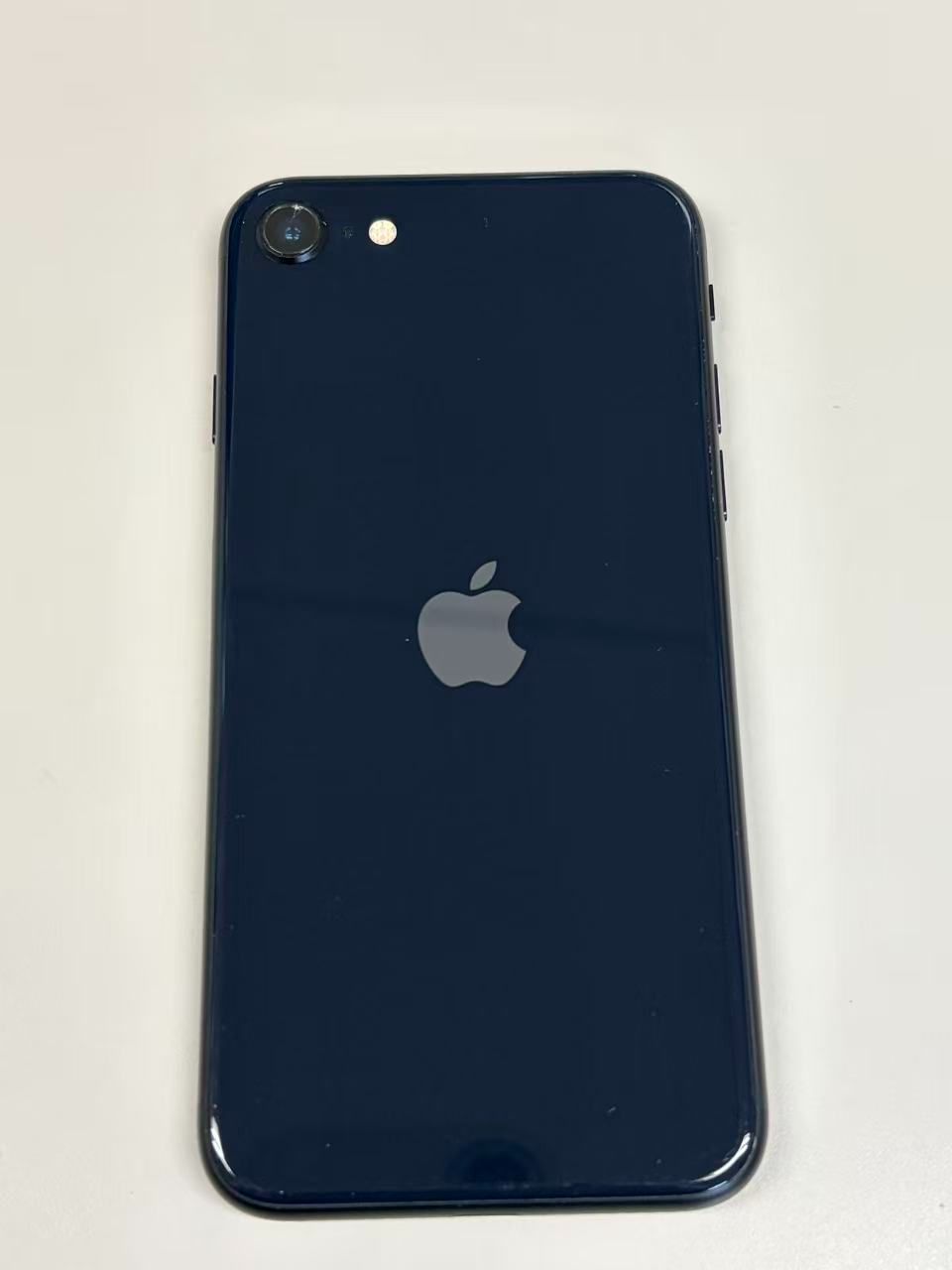 iPhone SE3 64GB ミッドナイト SIMフリー 中古 84% - メルカリ