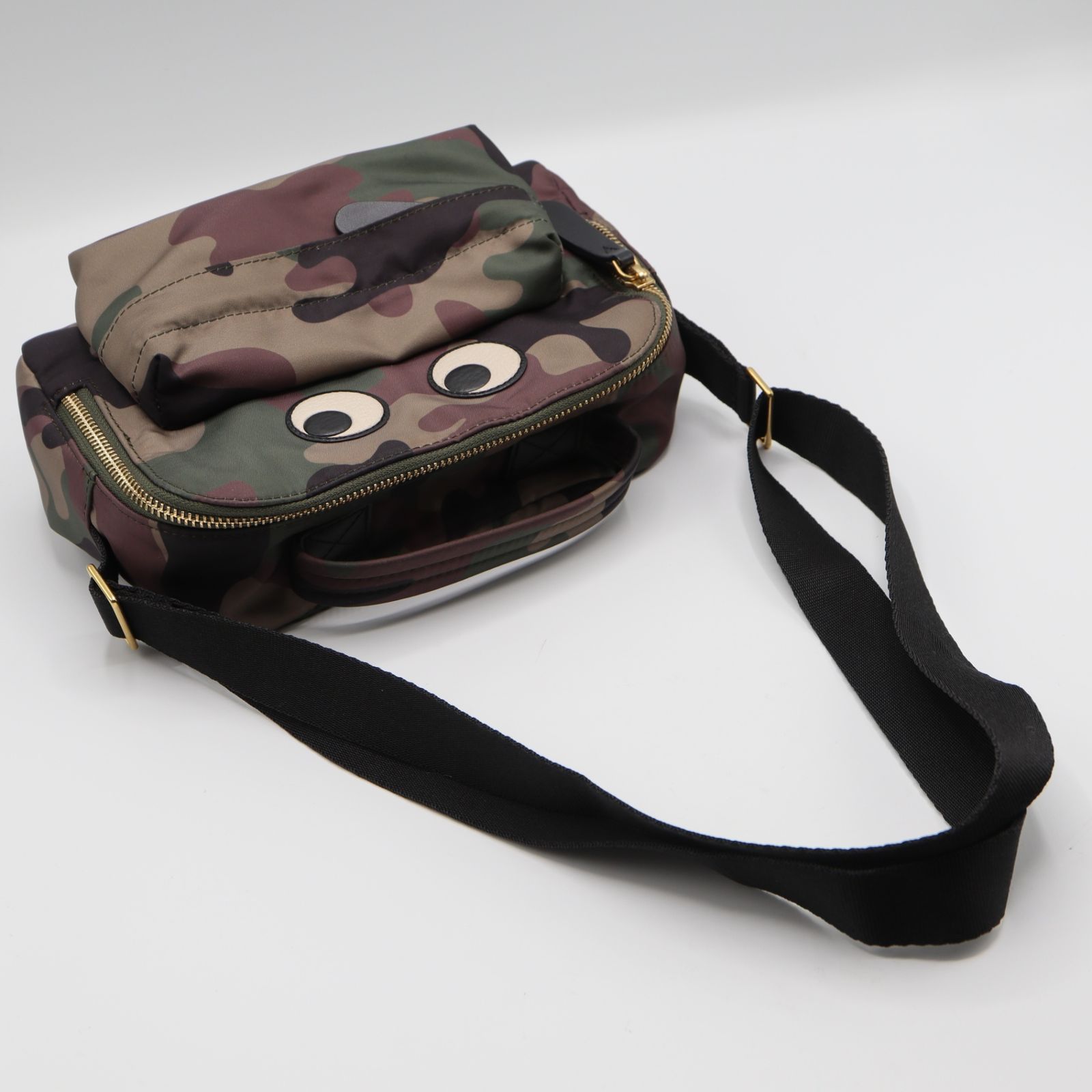 ANYA HINDMARCH アニヤハインドマーチ アイズ ショルダーバッグ 2WAY 