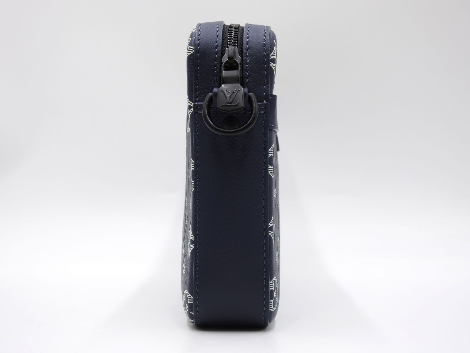 ルイヴィトン トリオ メッセンジャー モノグラムシャドウ ショルダーバッグ レザー ブルーM24753 Trio Messenger Monogram Shadow - gifts - Gifts for Babies | LOUIS