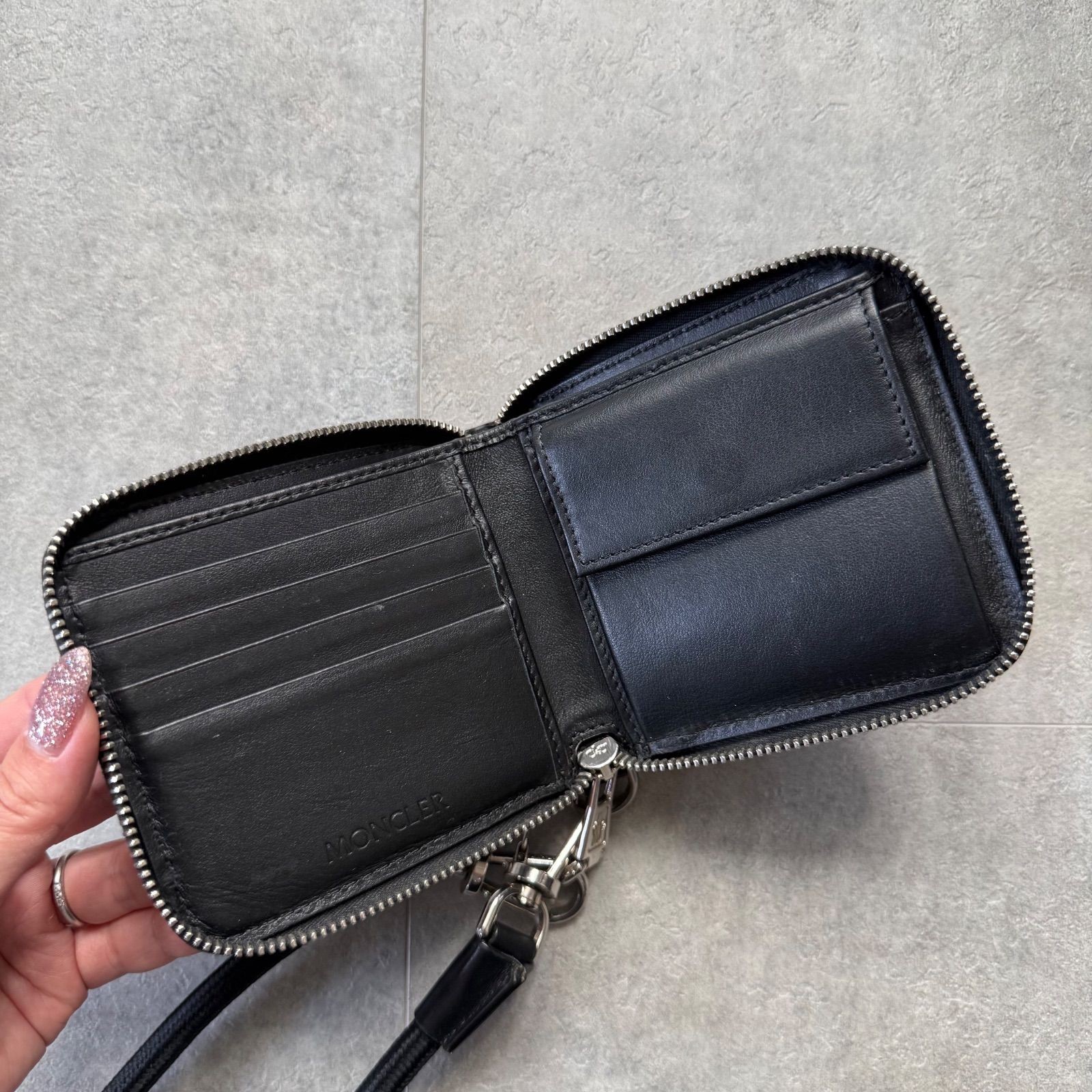 MONCLER モンクレール スマートネックウォレット ショルダー ラウンド