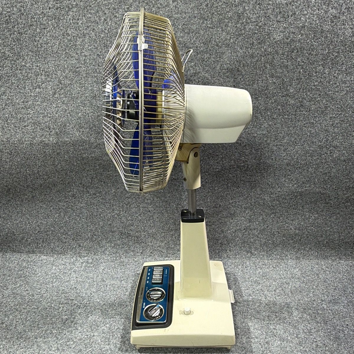 東芝扇風機Ｆ-320ＮＢ　羽根30cm レトロ扇風機 昭和レトロ Yahoo!オークション - 東芝 扇風機 4枚羽 DF-30E（1969年製）珍しいピ