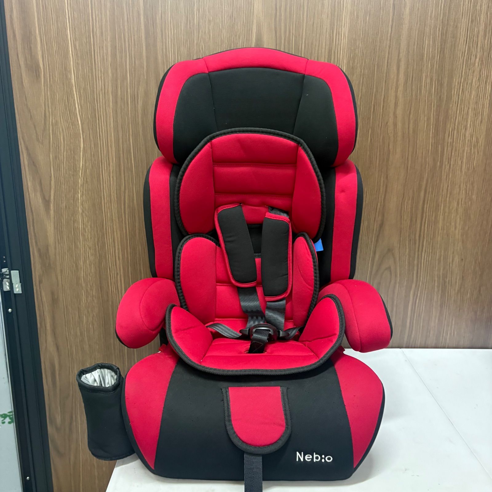 Nebio ネビオ ジュニアシート レッド ブラック ドリンクホルダー付き