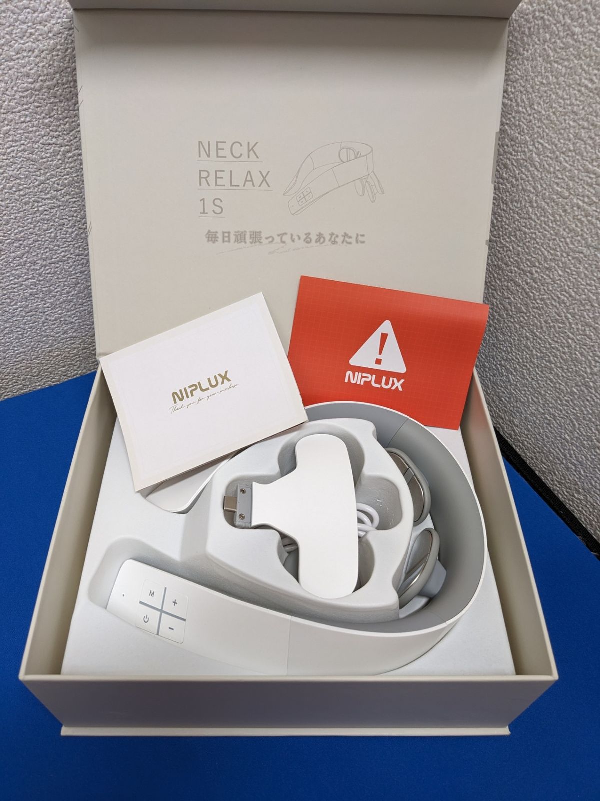 新品！ネックリラックス、NIPLUX NP-NR21WT-1S WHITE 美品◎NIPLUX NECK RELAX 1S ネックリラックス NIPLUX NP-NR21WT-1S
