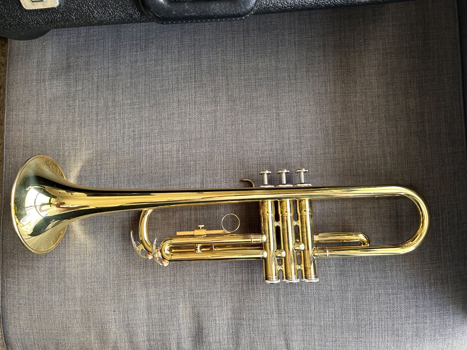 YAMAHA ヤマハ YTR-2321 トランペット ゴールド 本体のみ 美品 YAMAHA ヤマハ YTR-2321 トランペット ハードケース付き ゴールド