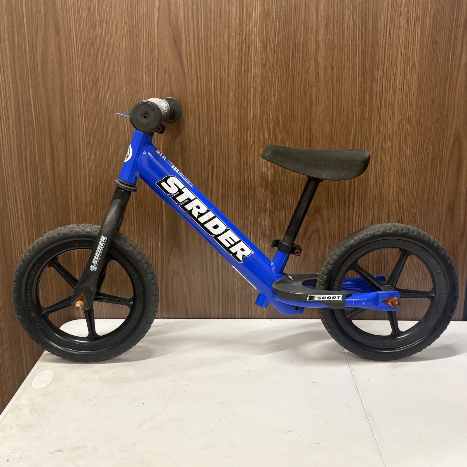 STRIDER SPORT 12インチ ブルー 日本正規品 スポーツモデル Amazon.co.jp: ストライダー スポーツモデル (STRIDER Sport) 12インチ