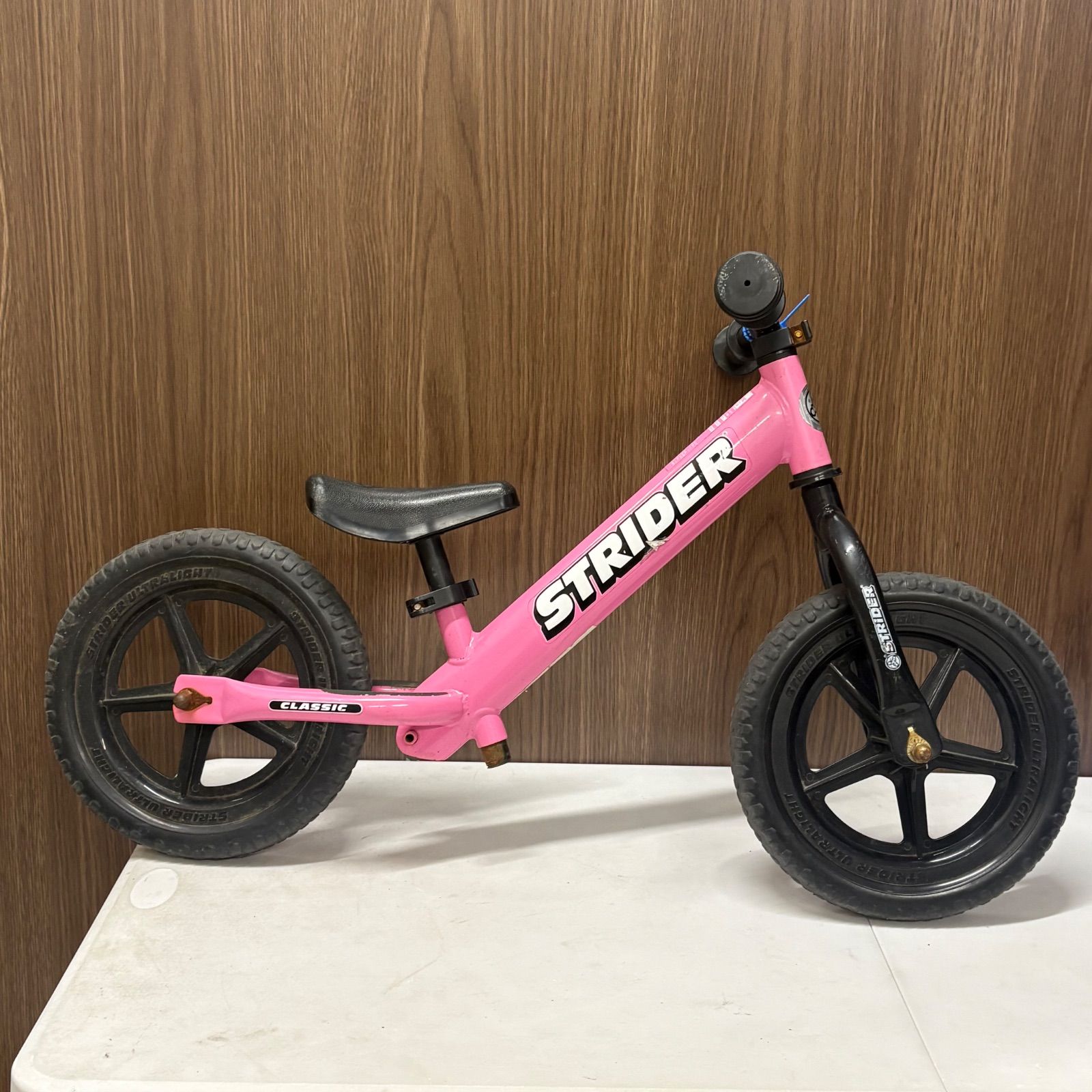 日本 STRIDER ストライダー クラシック バランスバイク ピンク 