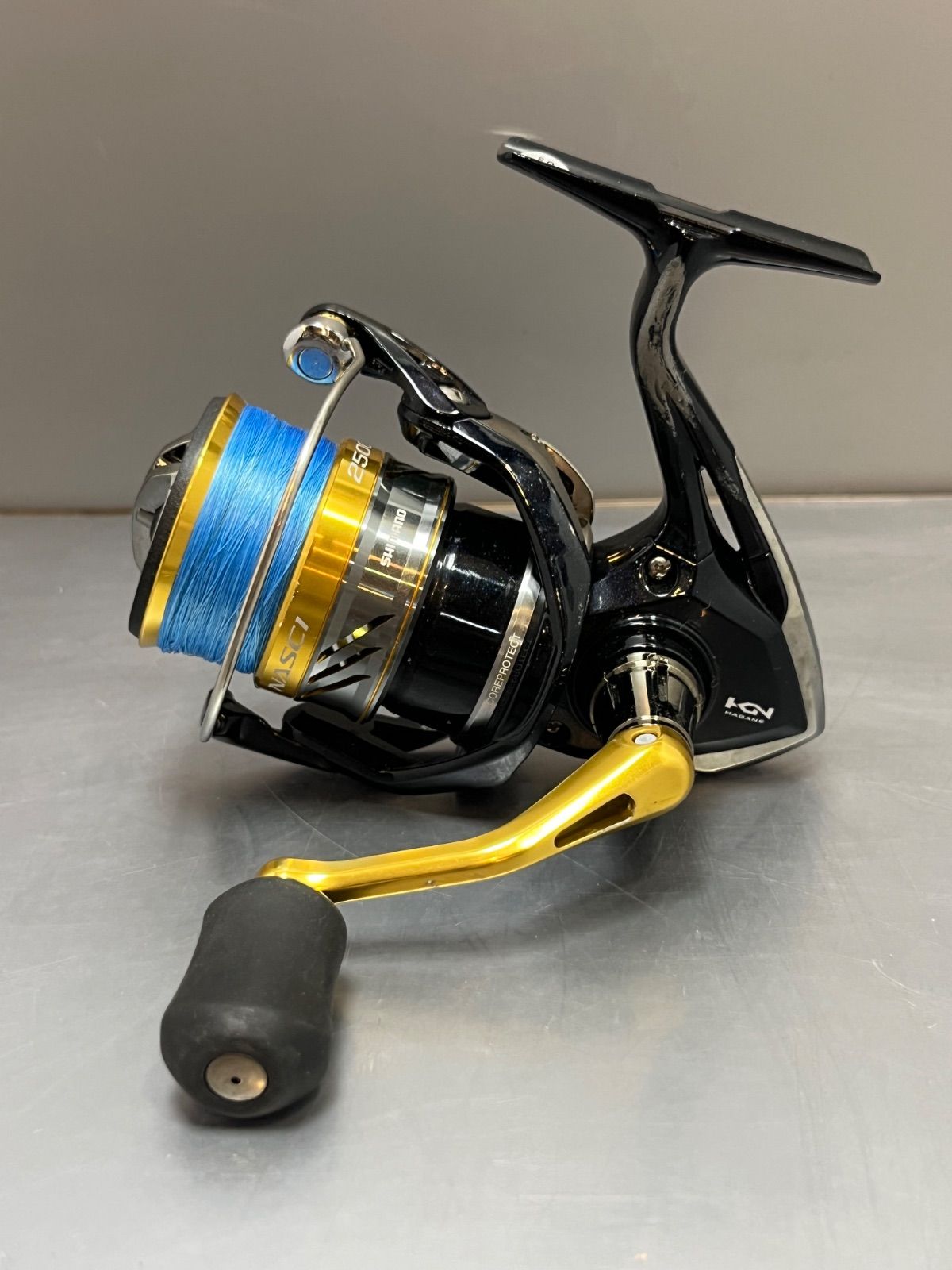 シマノのスピニングリール「16 ナスキー 2500HGS」です。﻿中古品 美品】シマノ / SHIMANO スピニングリール 16 ナスキー 2500HGS 店